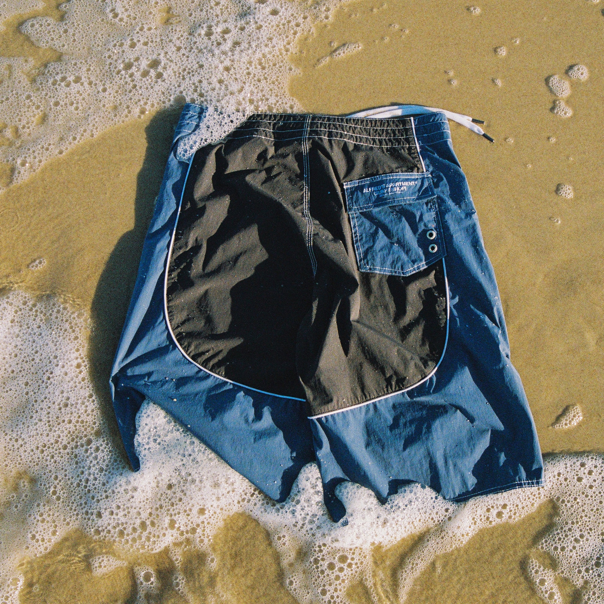 Surf Shop Trunk - Navy