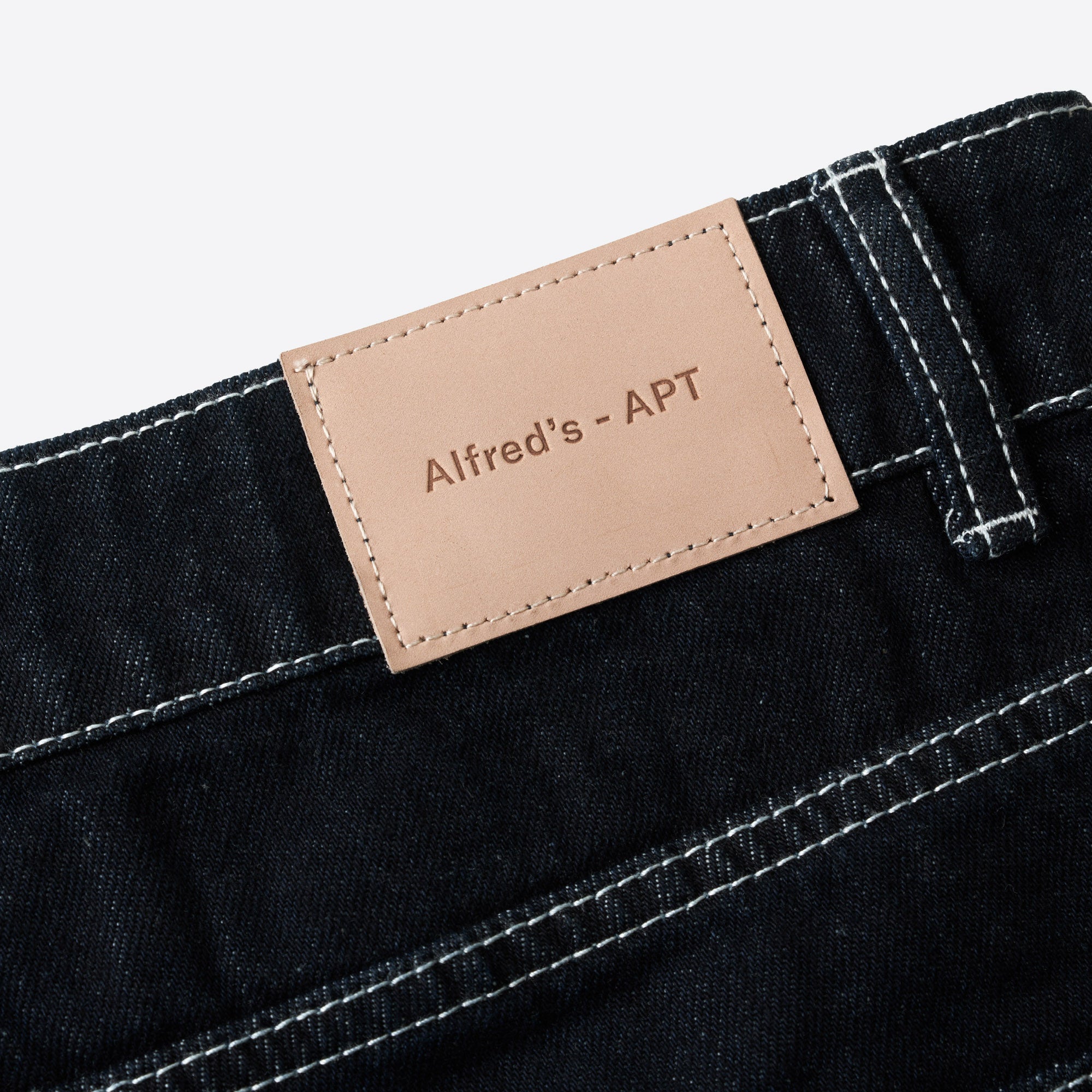 Alfred's Apartment - Denim Jort - Raw