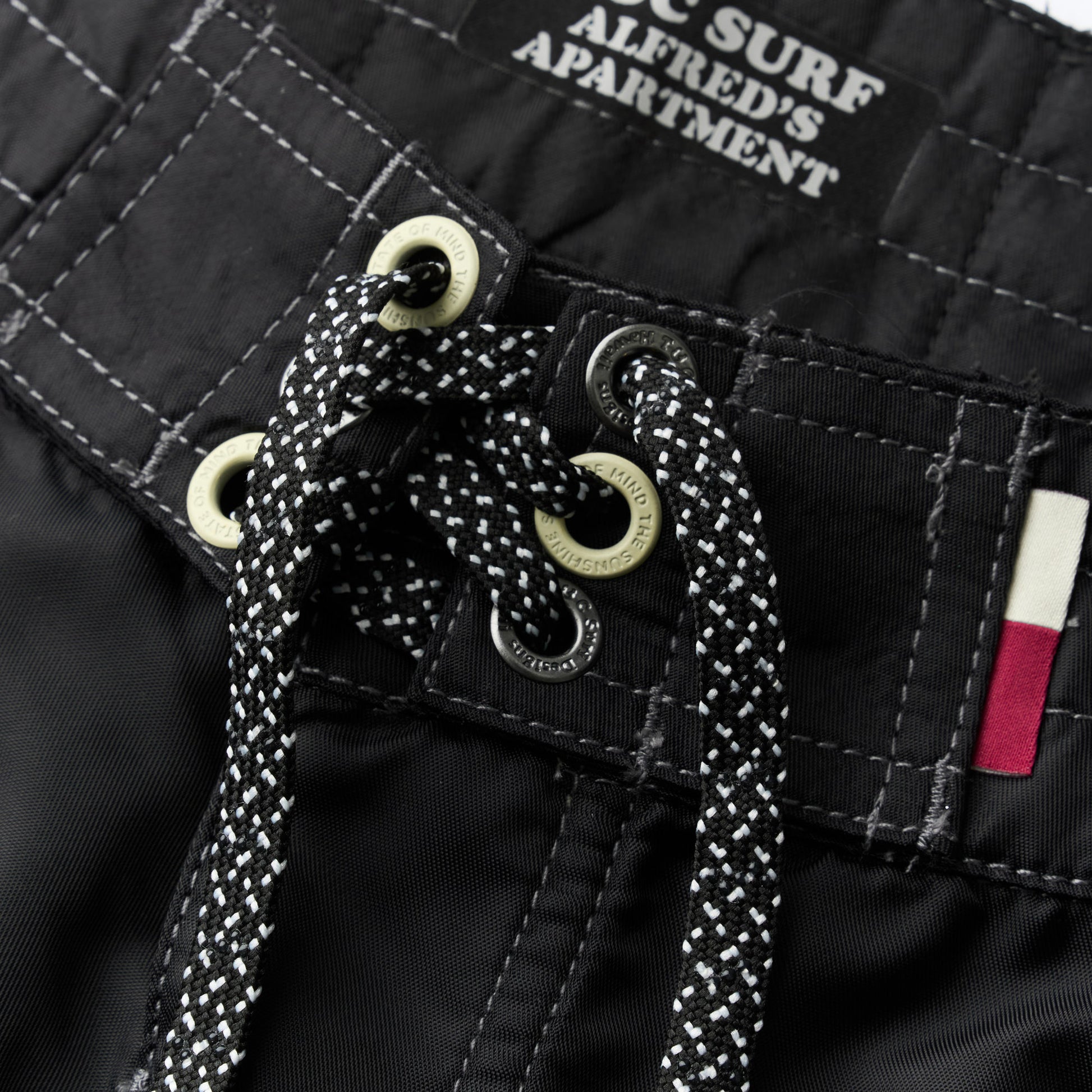 T&C Yin Trunk - Black